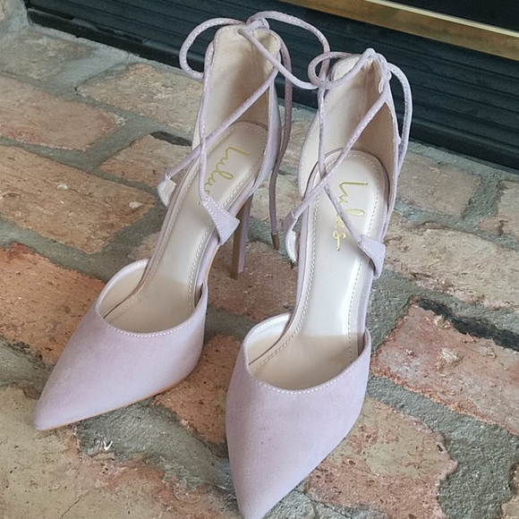 Lulus Shoes - Pink velvety Lulus heels, size 7.5